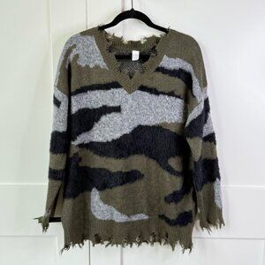 Camouflage Frayed Hem Sweatshirt